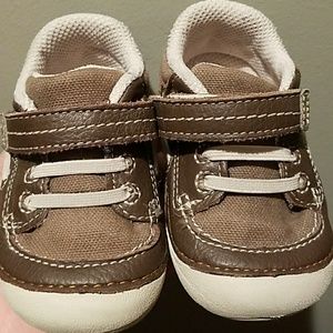 Toddler stride rite shoes
